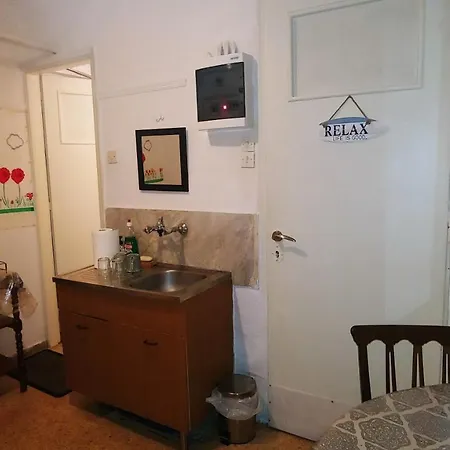 De 32 M² En Pagrati, Con 1 Habitación