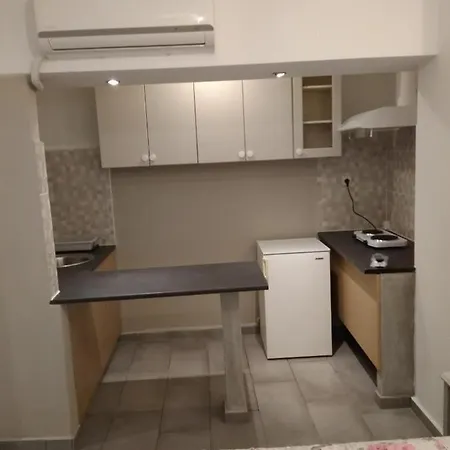 De 32 M² En Pagrati, Con 1 Habitación Apartamento