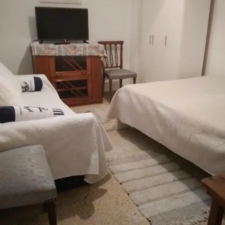 De 32 M² En Pagrati, Con 1 Habitación